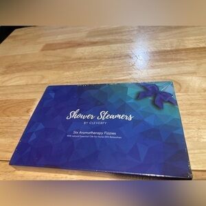 4/$25 Cleverfy shower steamers. Includes 6 aromatherapy fizzies. New in box